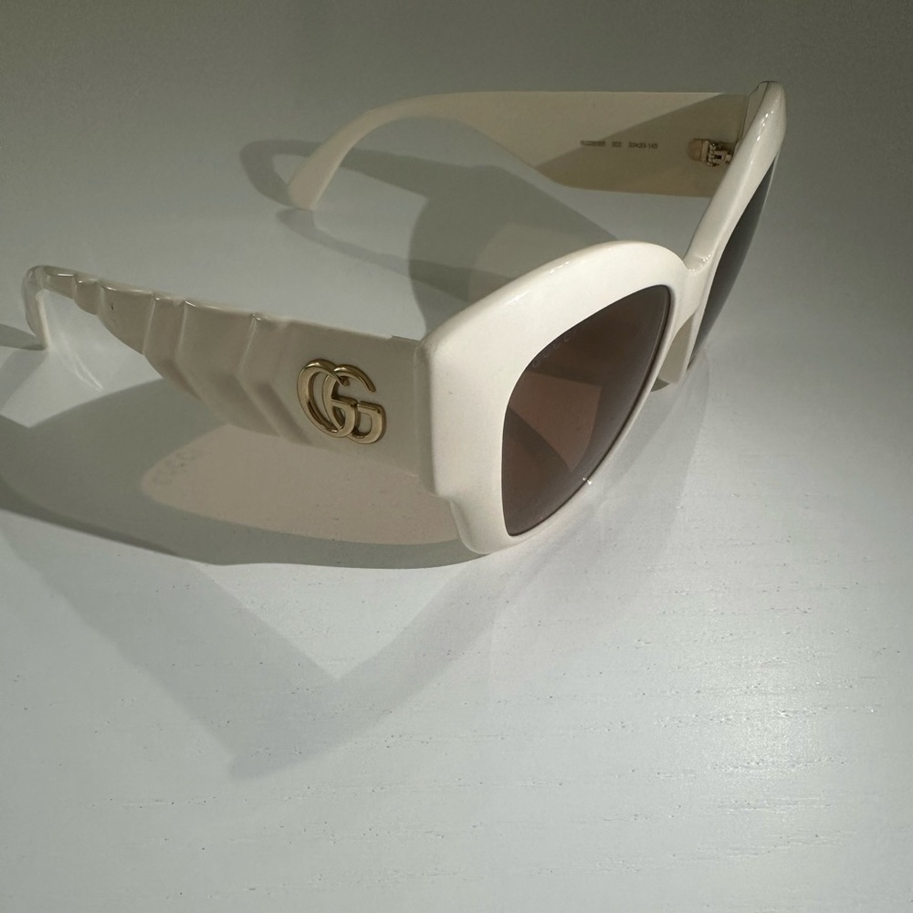 GUCCI 53MM Cat Eye Sunglasses - IVORY
